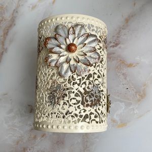 Pink Zebra Blooming vines accent shade